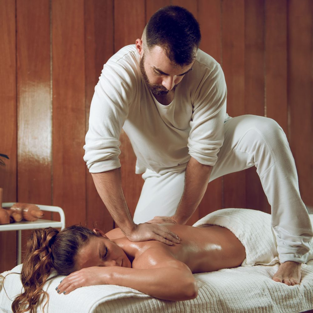 relaxing-back-massage-2022-03-30-20-23-41-utc